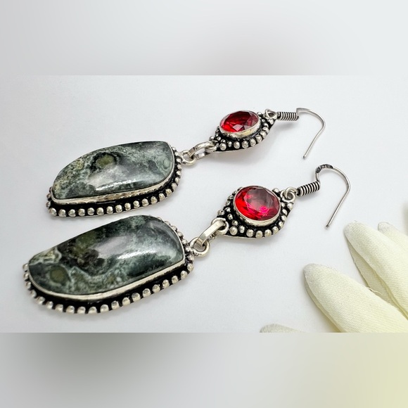 STAR GALAXY/GARNET EARRINGS - Picture 9 of 11